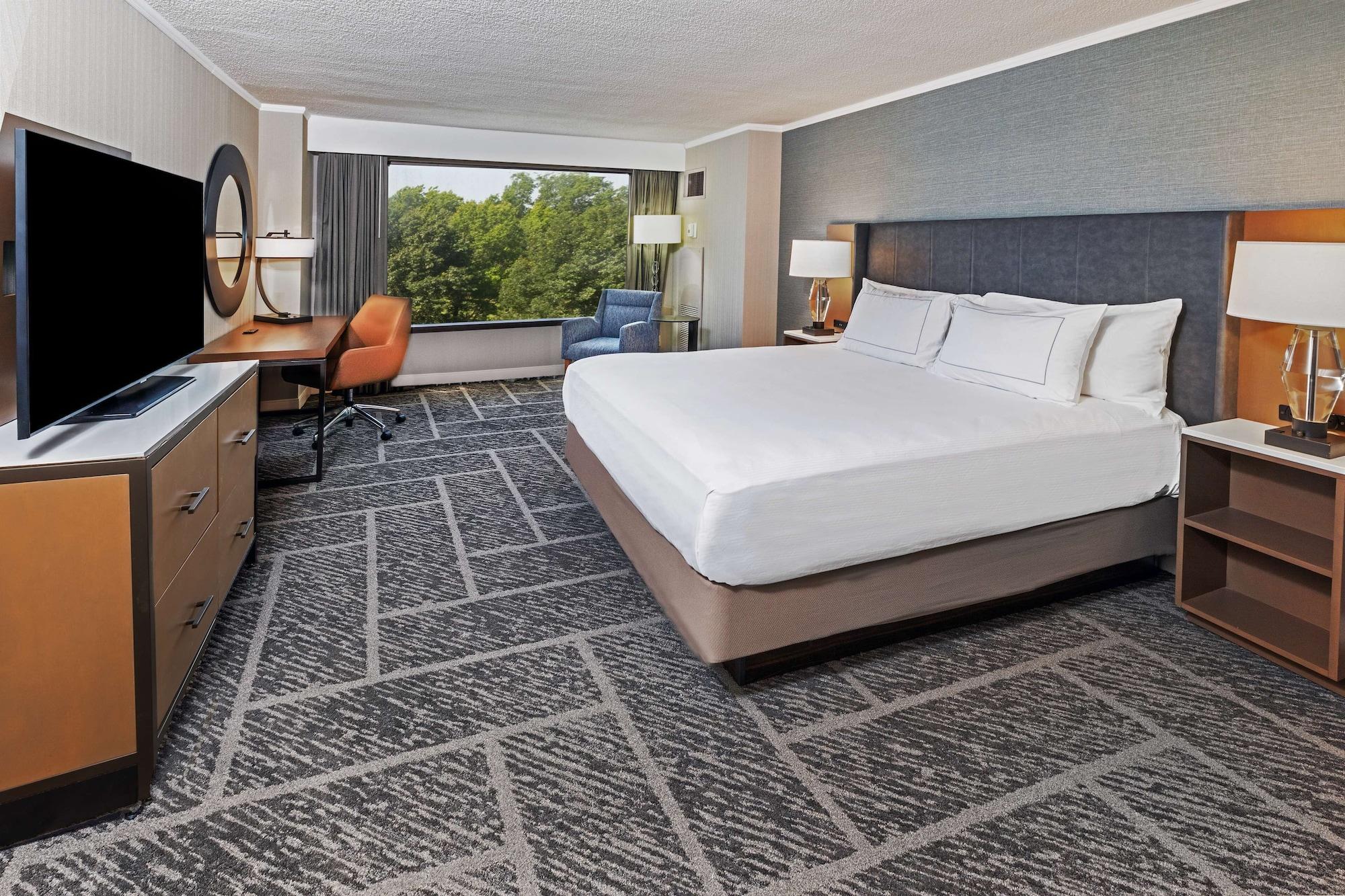 Doubletree By Hilton Tulsa At Warren Place Exterior photo